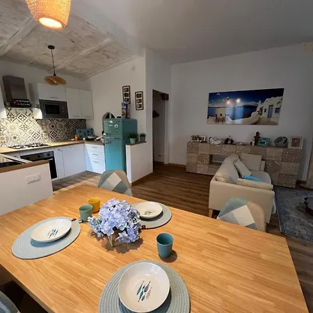 Apartment 'impy' House